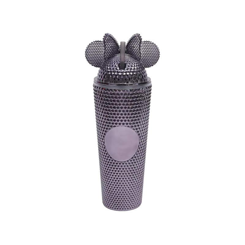 Diamond pattern plastic tumbler with bow