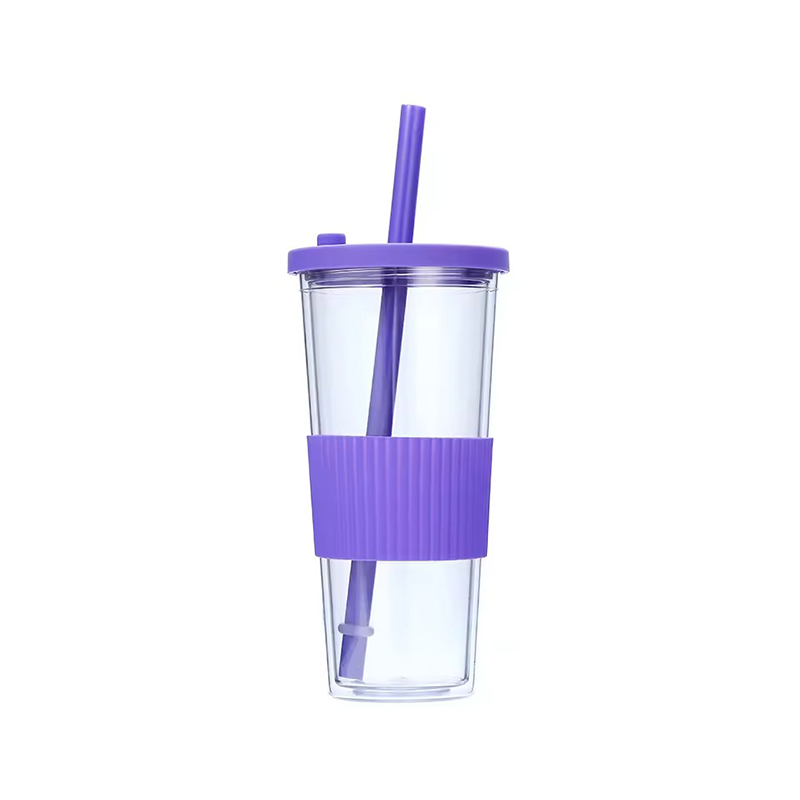 Portable transparent plastic tumbler with lid